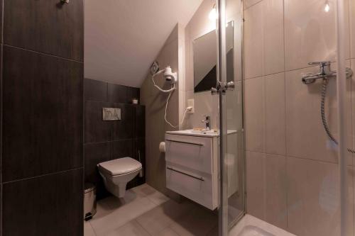 2 twin beds