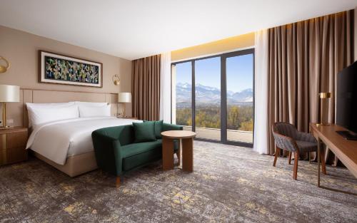 Executive Grand Suite with Panoramic Mountain View