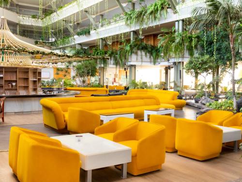 Pub/Lounge, Grand Teguise Playa. in Costa Teguise