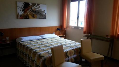 Double Room image 5