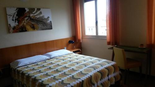 Double Room image 7