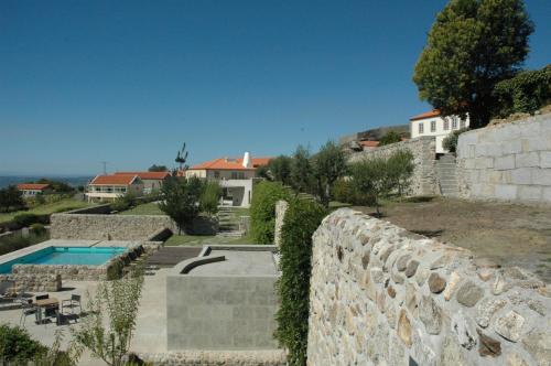 Сад, INATEL Linhares da Beira Hotel Rural in Селоріку Бейра