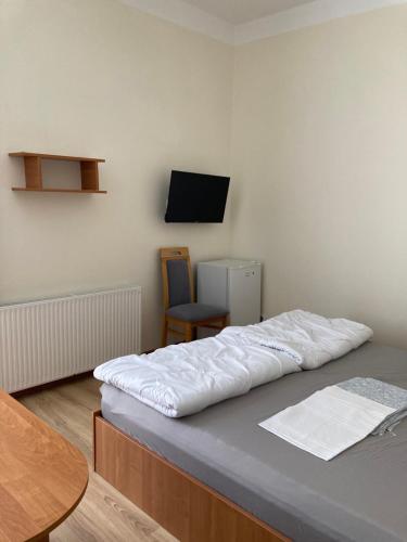 1 double bed, 1 sofa bed