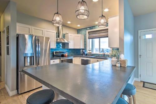 Remarkable Yakima Getaway with Pool and Hot Tub!