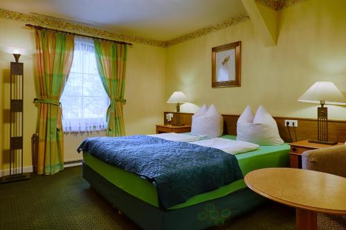 1 queen bed