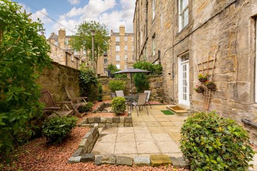 Facilities, Elite 3 Bed New Town Apt with Private Walled Garden in Stockbridge