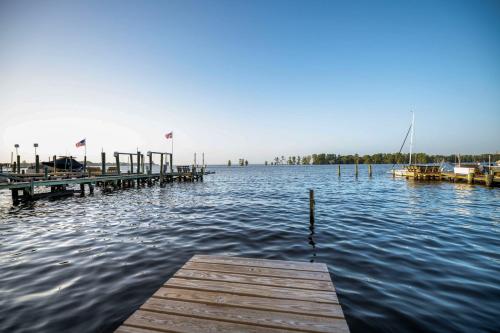 . Waterfront Edenton Bay Cottage - Walk to Dtwn