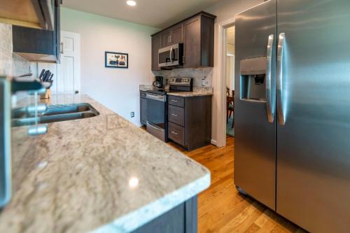 Waterfront Edenton Bay Cottage - Walk to Dtwn in อีเดนตัน (NC)