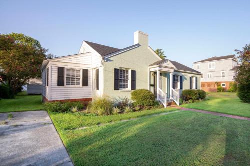 Waterfront Edenton Bay Cottage - Walk to Dtwn in อีเดนตัน (NC)
