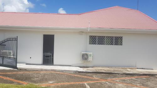 T2 en résidence chez l'habitant (T2 en residence chez l'habitant) in Ducos