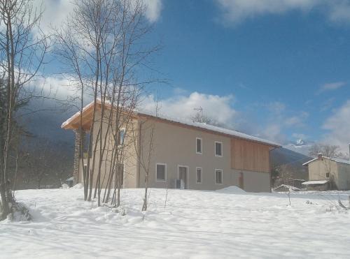 SEMI AL VENTO: la bio-casa nel giardino incantato!