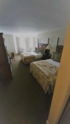 Chelsea Inn Room Type - Queen Room with Two Queen Beds
