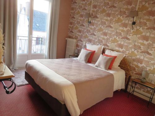 Logis Hôtel Saint Cyr