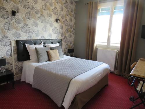 Logis Hôtel Saint Cyr