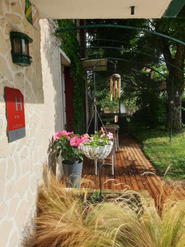 Logis Hôtel Saint Cyr