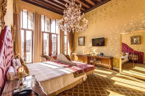 Pesaro Palace, Venice (photo 9)