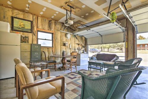 Milford Lake Vacation Rental: Walk to Beach! in Milford (KS)