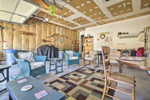 Milford Lake Vacation Rental: Walk to Beach! in Milford (KS)