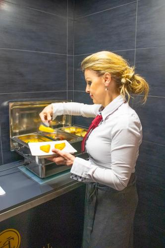 Hotel Capital with private wellness - image 12