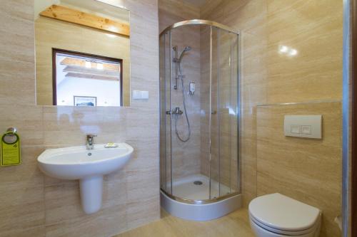 Standard Double Room image 2