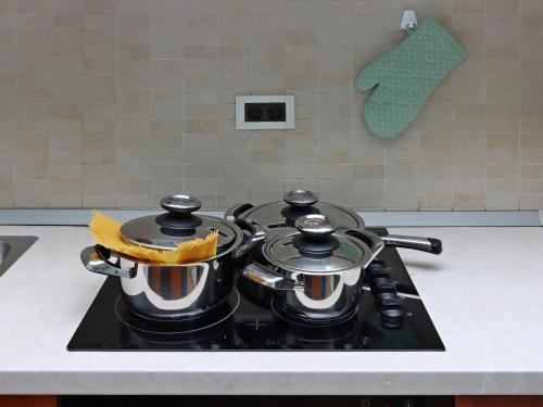 ห้องครัว, Starry Night - Smart TV, Extra big bed, big bathtub, private parking, sea view, WIFI, 2bedrooms in โปบรี