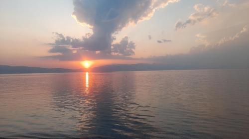 Kilátás, First line apartment in Peshtani