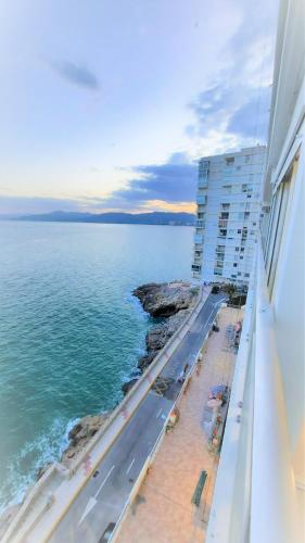  Fantastico apartamento Faro de cullera a primera linea mar abierto playa de los olivos in Faro de Cullera