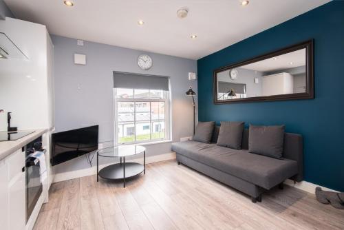 Arena Apartments - Stylish and Homely Apartments by the Ice Arena with Parking