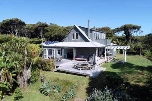 Frosty's Retreat - Great Barrier Island Home - Tryphena