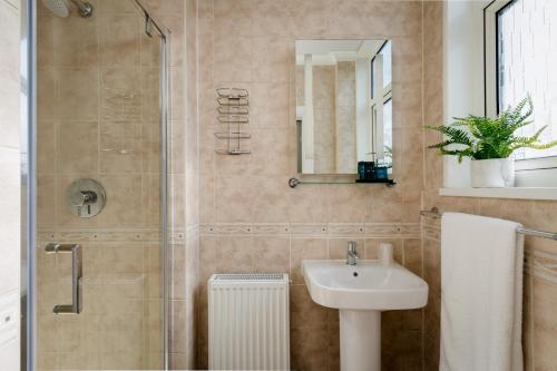 St Andrews Hotel - image 2