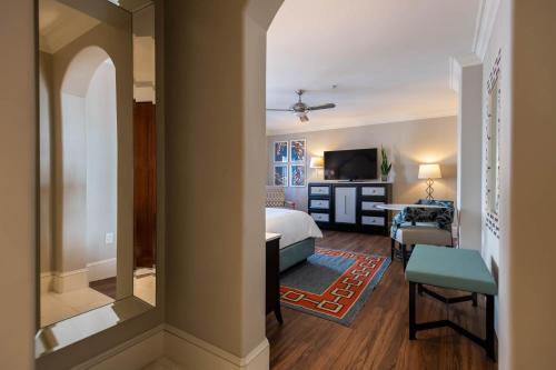 The Pearl Hotel - image 11