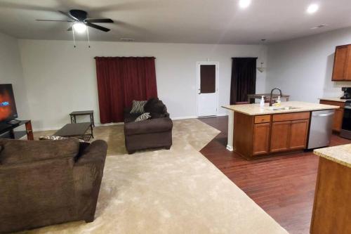 New 3 Bedroom Home w/ tons of amenities & parking. in McDonough, USA
