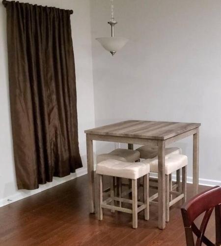 New 3 Bedroom Home w/ tons of amenities & parking. in McDonough, USA