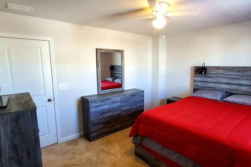 New 3 Bedroom Home w/ tons of amenities & parking. in McDonough, USA