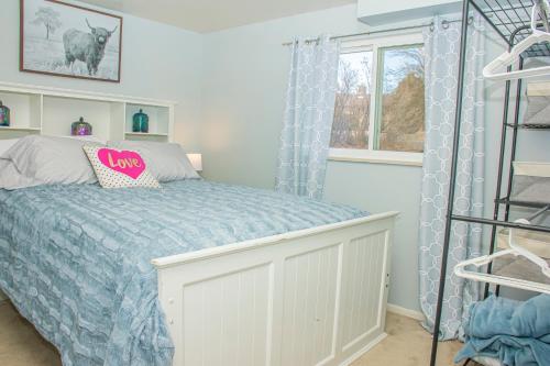 Pet Friendly! BY UCCS,Hike, A/C, Grill & Firepit in Colorado Springs, USA