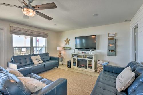 Spacious Surfside Home with Deck on Pedestrian Beach - main image
