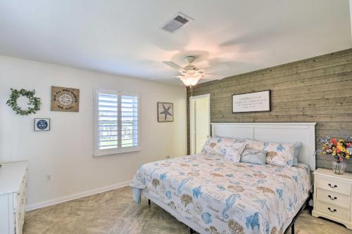 Spacious Surfside Home with Deck on Pedestrian Beach - image 7