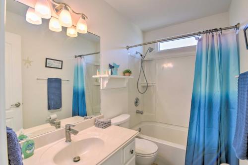 Spacious Surfside Home with Deck on Pedestrian Beach - image 13