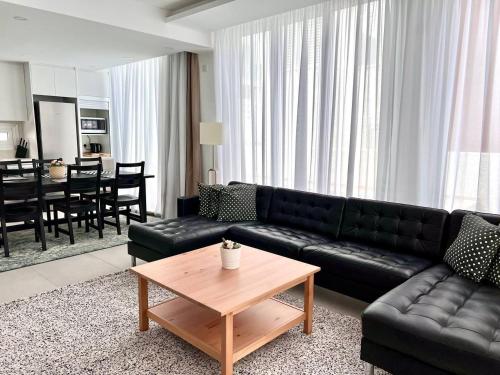 Luxury 2-floor Villa with Private Swimming Pool Luxury 2-floor Villa with Private Swimming Pool