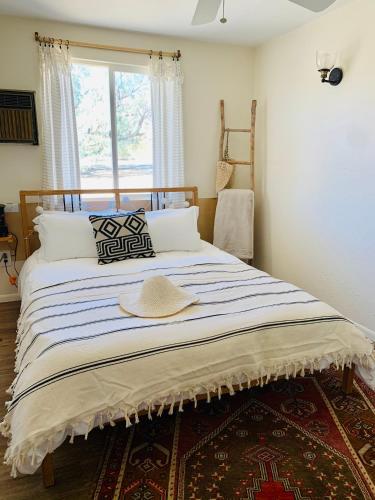 Casa Agave: Comfy Joshua Tree Cottage With Free Breakfast Bar in Joshua Tree, USA