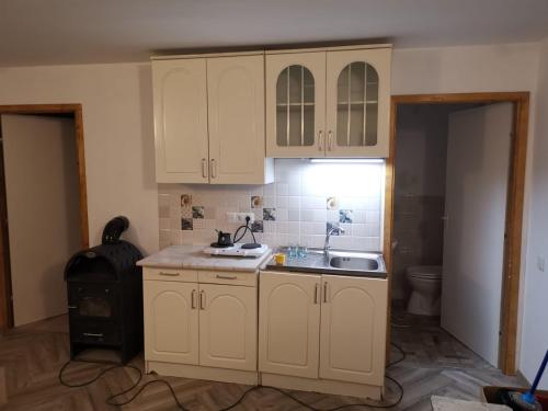 Cabanuta Fara Fite Cabanuta Fara Fite