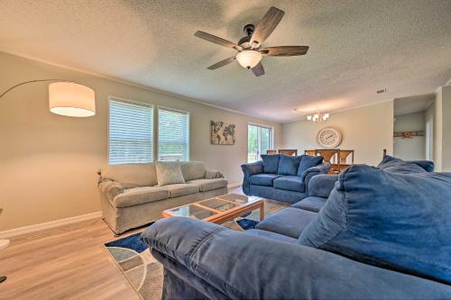 Updated Lakeland Home and Fire Pit on 10 Acres! in Lakeland, USA