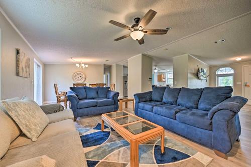 Updated Lakeland Home and Fire Pit on 10 Acres! in Lakeland, USA