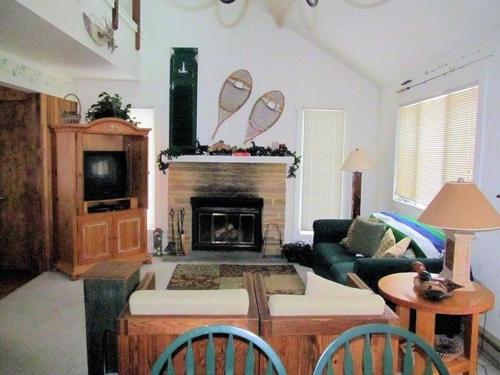 BH22-Pocono Vacation Rental in Lake Harmony - Accommodation