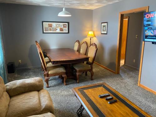 Lodge 545 Complete Large brick house fully furnished thumb 3