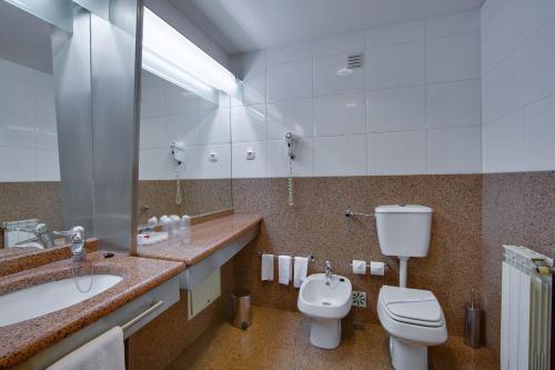 Standard Triple Room image 1