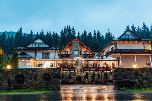 Bejárat, Hotel Vedmezhyi Dvir in Polyanytsya