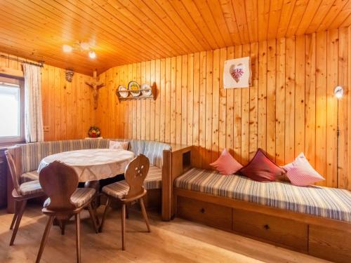  Holiday Home in Zillertal near Ski Slopes in Großhartberg