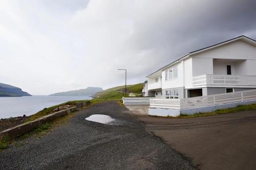 Vista exterior, Liljulon - Views - Location in Gjogv