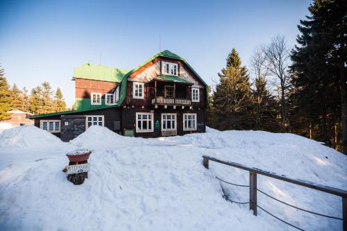 Turnovská chata (Turnovska chata) in Harrachov